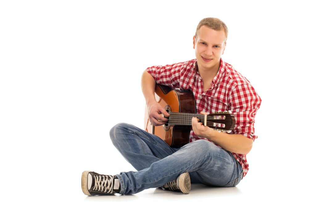Online Beginner guitar lessons in Cheshunt
