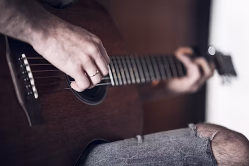 Learn guitar in Hertfordshire