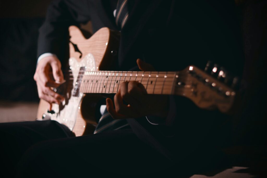 Online Electric guitar lessons Potters Bar