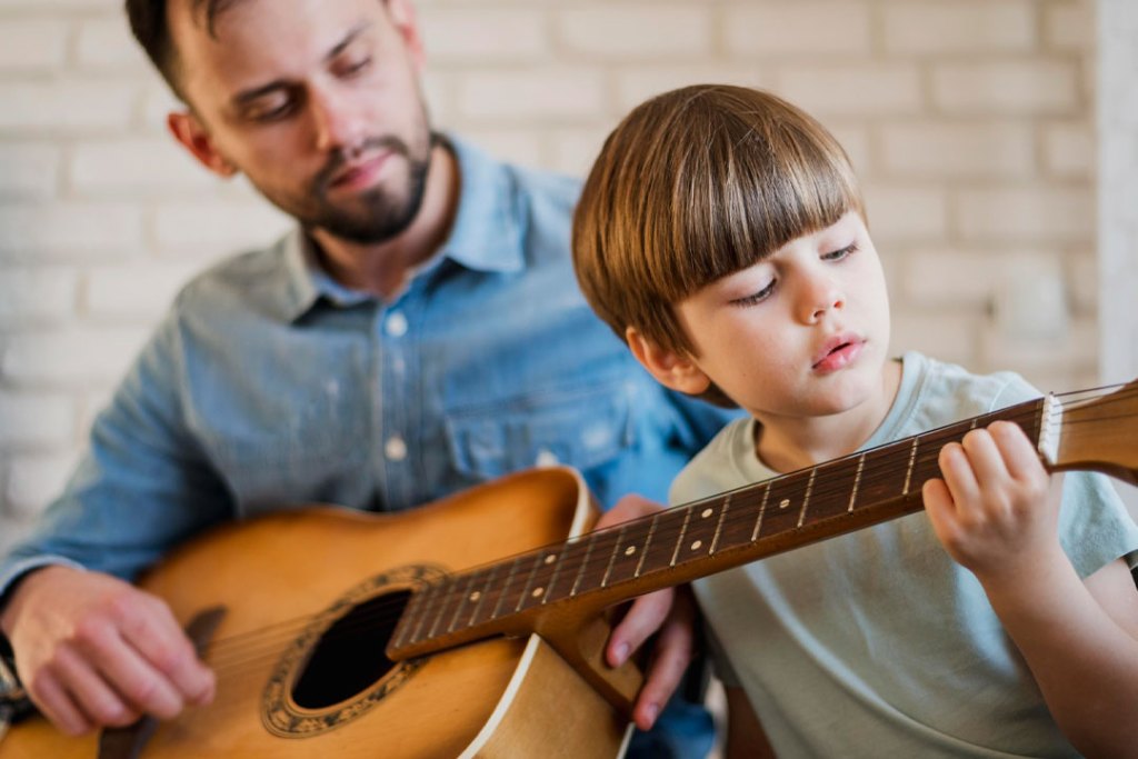 Acoustic Guitar Teacher in Harpenden